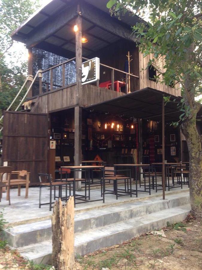 The Shadow House & Bar Koh Phayam Exterior foto