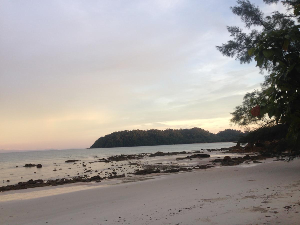 The Shadow House & Bar Koh Phayam Exterior foto