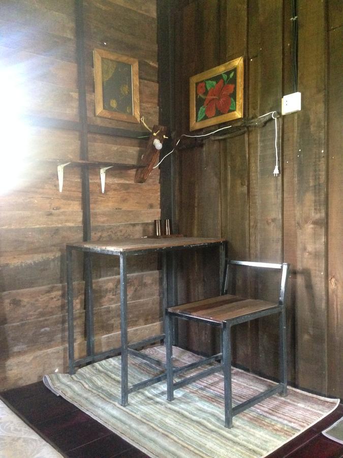The Shadow House & Bar Koh Phayam Exterior foto